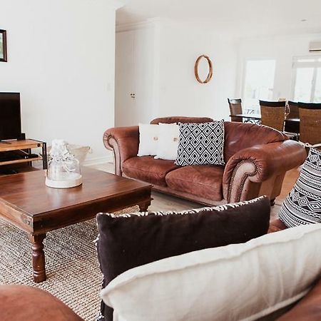 One On Gray Apartment 나이스나 외부 사진